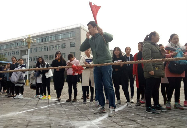 http://www.hzvtc.cn/_mediafile/hzvtc/2016/11/22/2wrmbthp0g.jpg